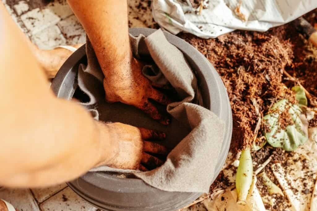 How to Make Compost Tea – A Comprehensive Guide 1 How to Make Compost Tea